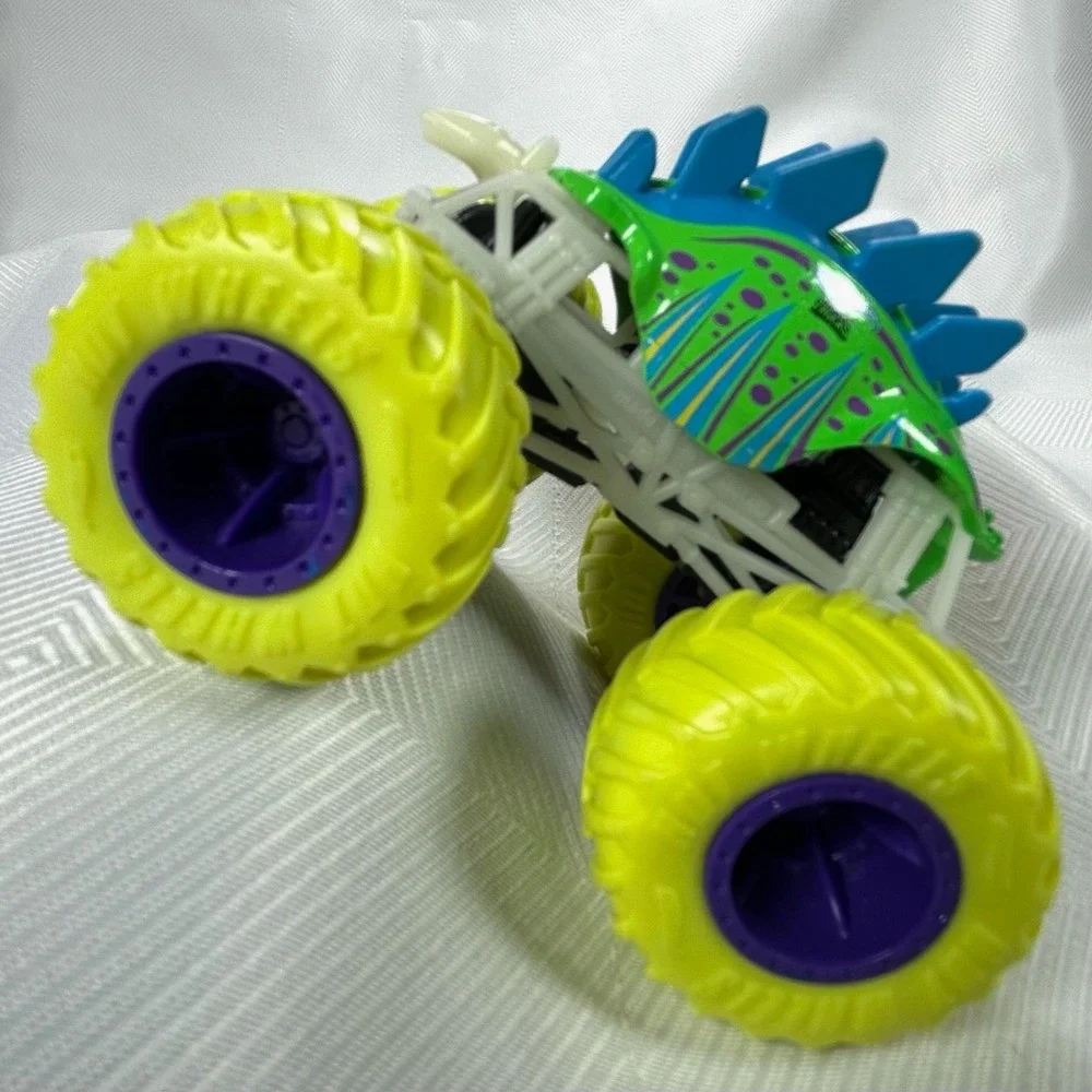 Lot of 5 Hot Wheels Monster Jam Trucks 1:64 - Various incl.Grave Digger 40 Anniv